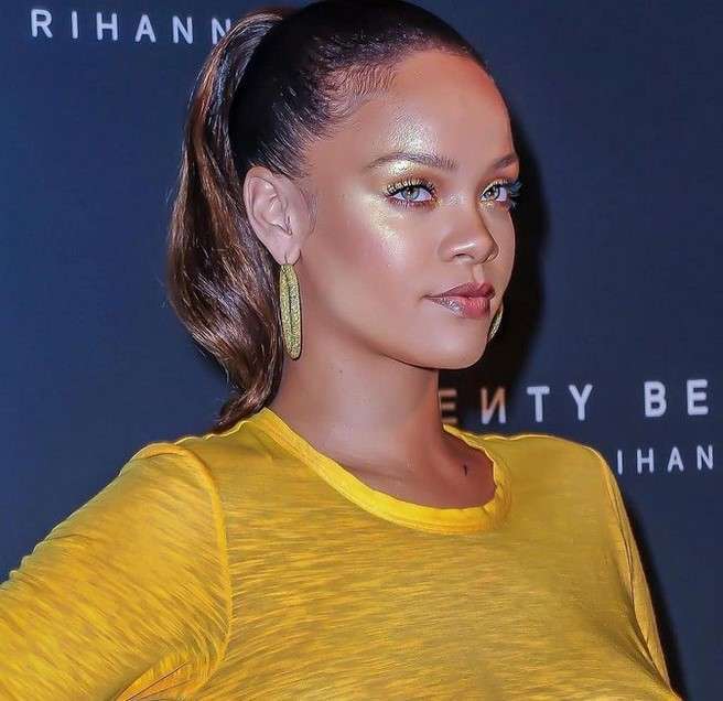 Rihanna-height